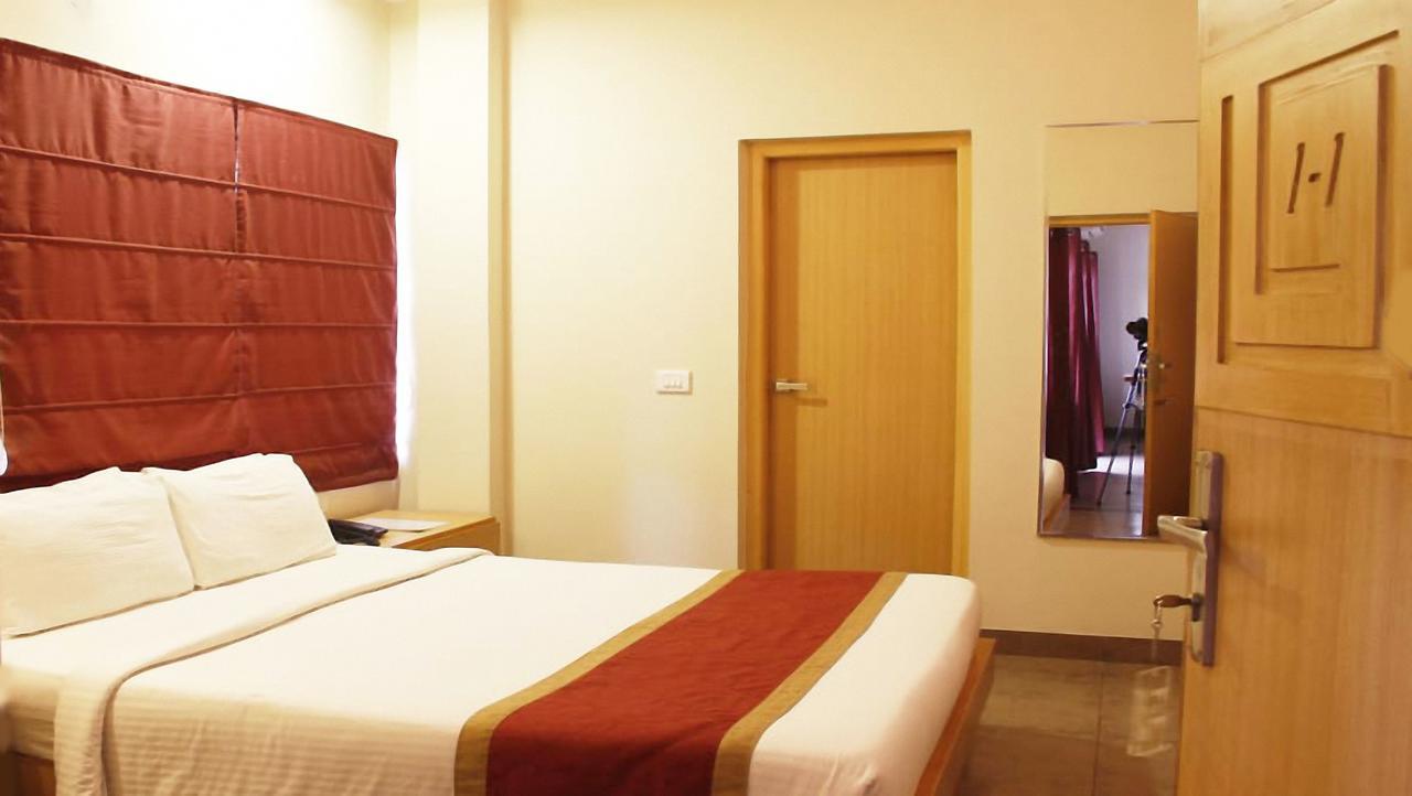 Classic Luxury Service Apartments Βιζαχαπατνάμ Εξωτερικό φωτογραφία