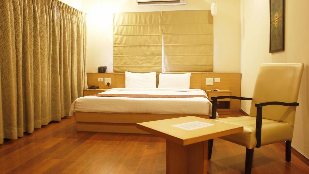 Classic Luxury Service Apartments Βιζαχαπατνάμ Εξωτερικό φωτογραφία