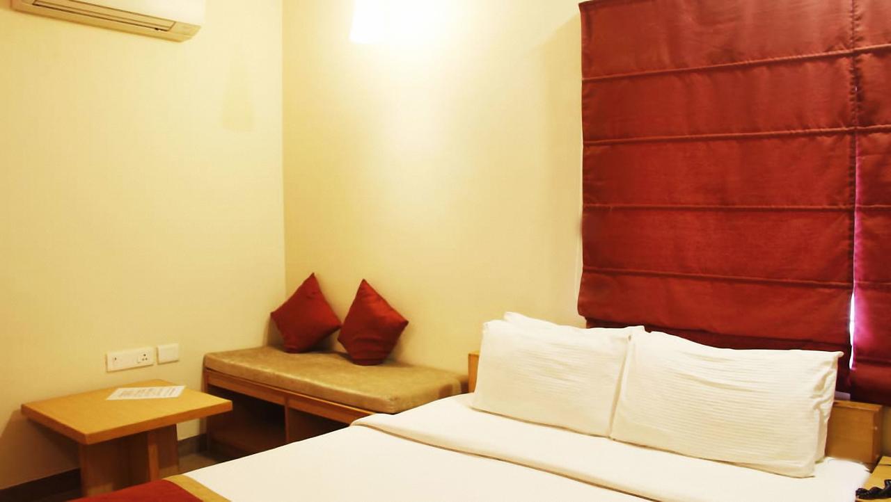 Classic Luxury Service Apartments Βιζαχαπατνάμ Εξωτερικό φωτογραφία